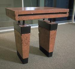 Avi&ntilde;a, concrete end table