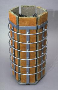 Avi&ntilde;a, concrete lamp